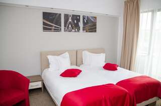 Отель Potaissa Hotel Турда Стандартный двухместный номер с 2 отдельными кроватями-4
